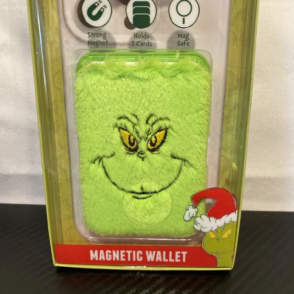 Dr. Suess The Grinch Fuzzy Magnetic Wallet Case iPhone Holds 3‎ Card Magsafe NIB